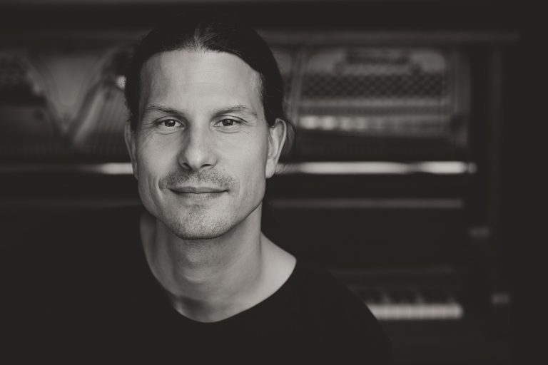 Portraitfoto Matthias Hirth